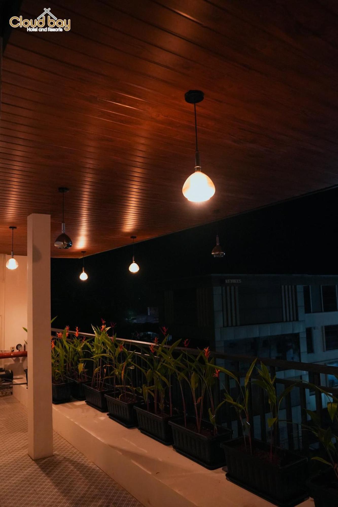 Hotel Cloud Bay Manjeri Exterior foto
